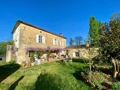 Maison - 260 m² - 9 pièces