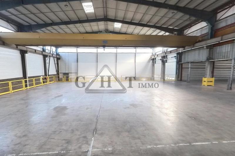 Entrepôt - 5 617 m²