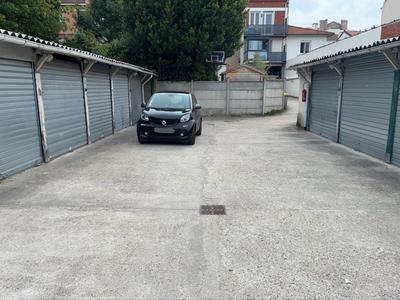 Parking / Garage - 12 m²