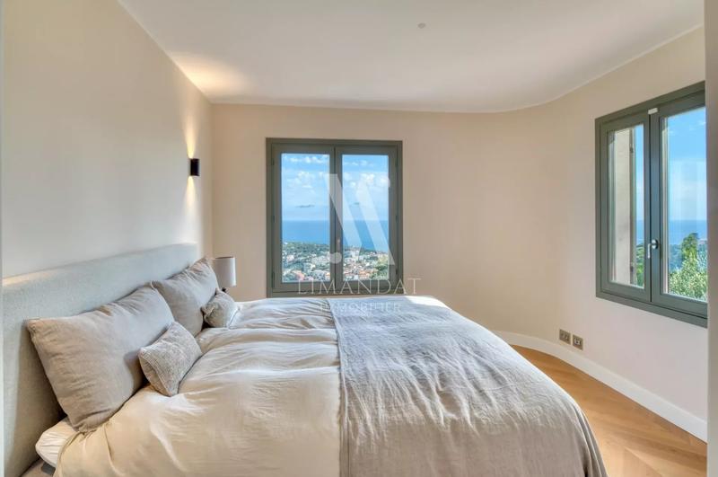 Villa - 200 m² - 5 pièces