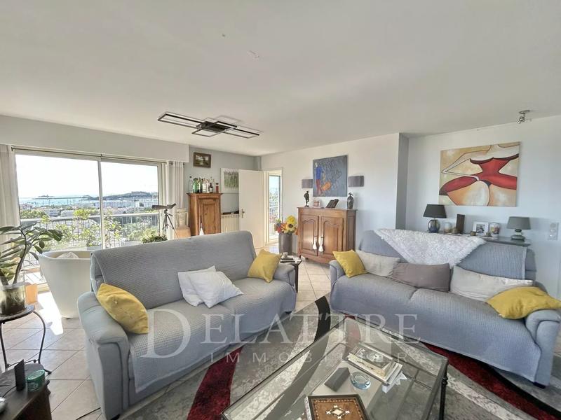 Appartement - 163 m² - 6 pièces