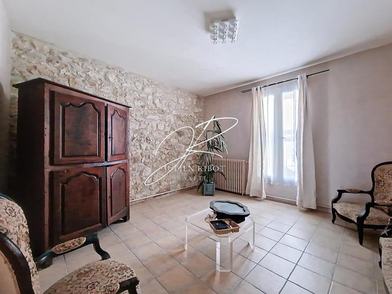 Maison - 238 m² - 8 pièces