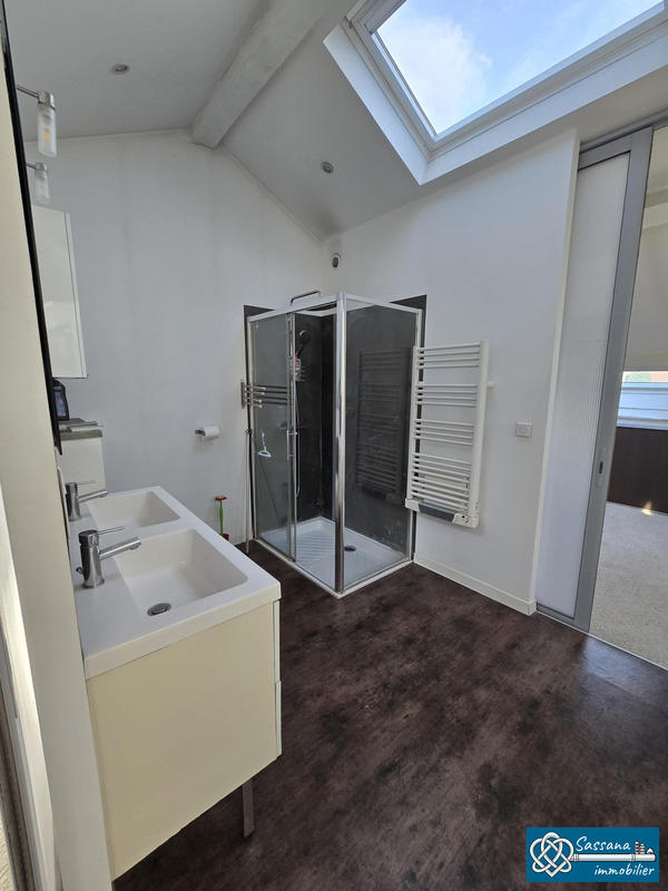 Local commercial - 336 m² - 9 pièces