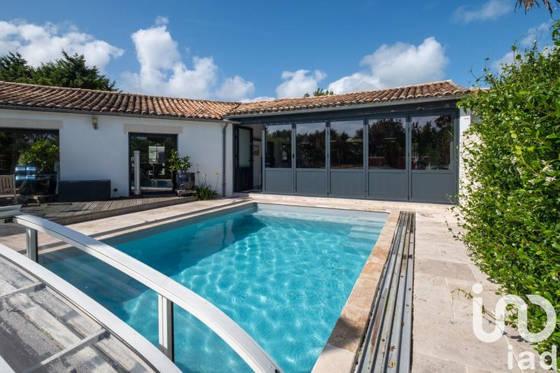 Maison - 220 m² - 5 pièces