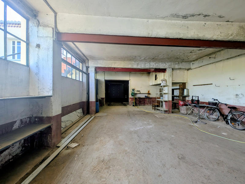 Maison - 247 m² - 9 pièces