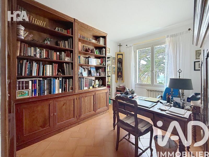 Maison - 198 m² - 8 pièces