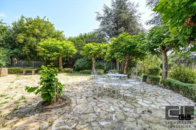 Propriété - 358 m² - 8 pièces