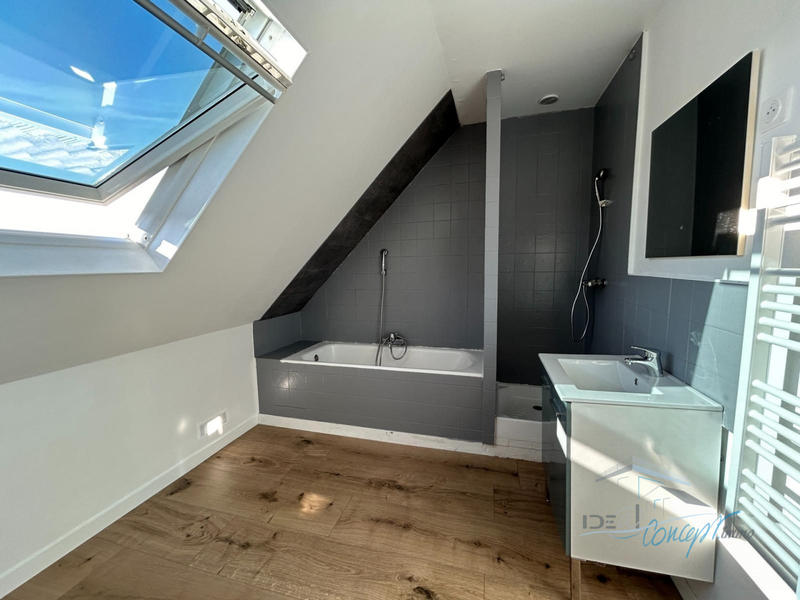 Appartement - 80 m² - 4 pièces