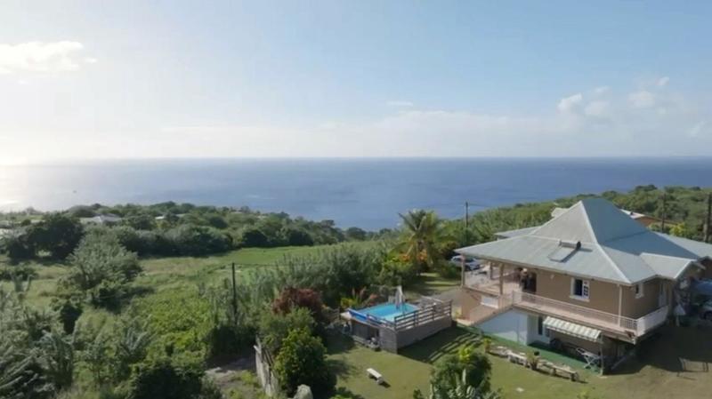 Maison - 335 m² - 11 pièces