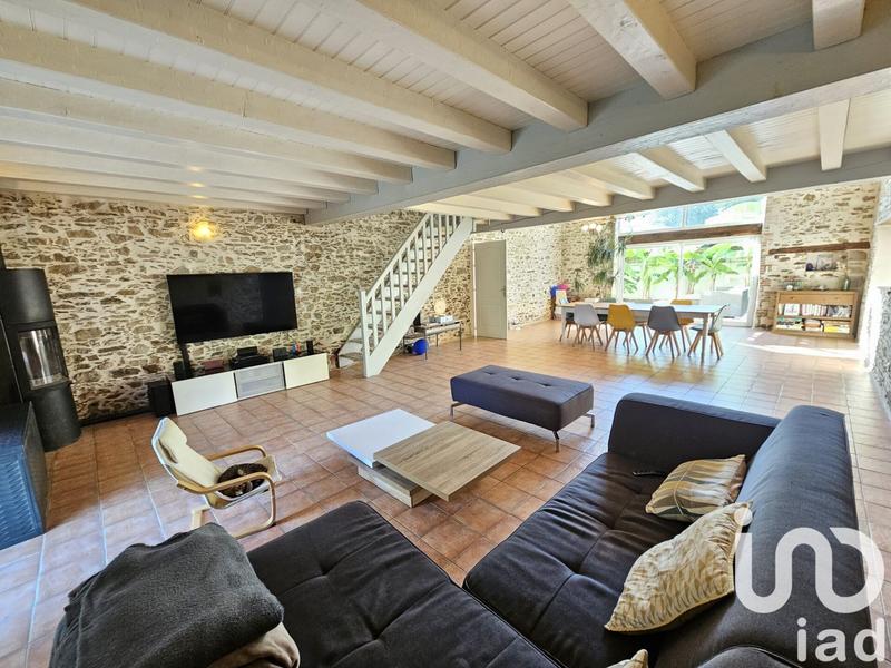 Maison - 196 m² - 7 pièces