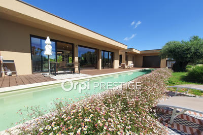 Villa - 141 m² - 4 pièces