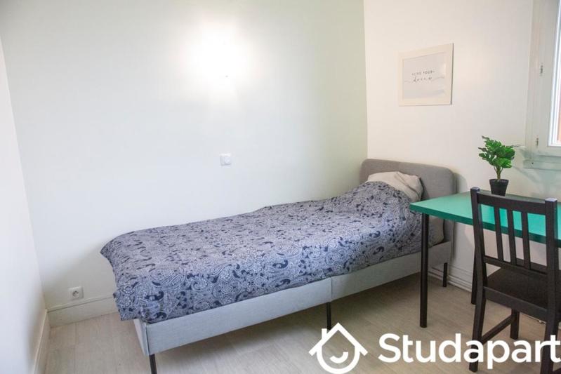 Chambre - 9 m² - 1 pièce