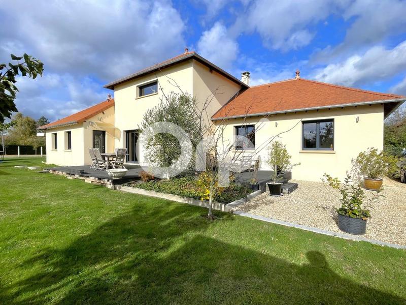 Maison - 162 m² - 5 pièces