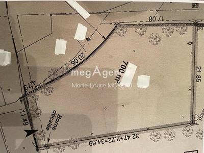 Terrain constructible - 700 m²