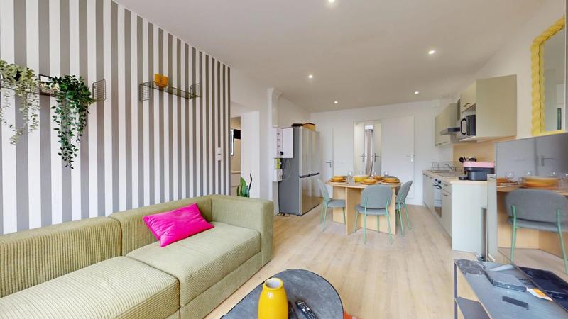 Appartement - 82 m² - 6 pièces