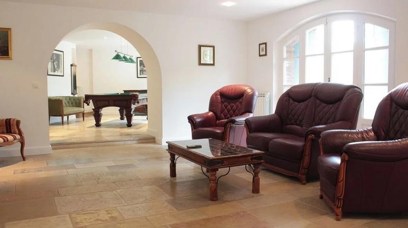 Propriété - 258 m² - 7 pièces