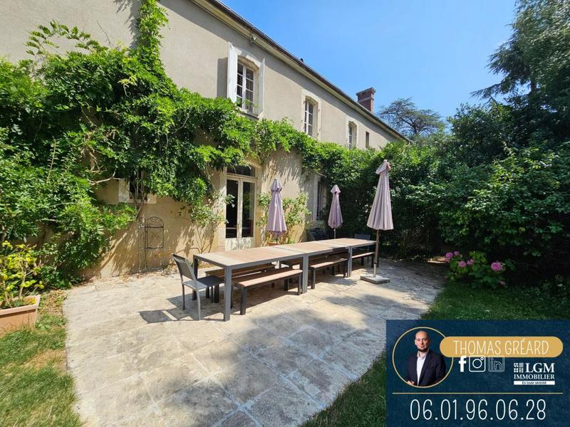 Propriété - 500 m² - 18 pièces