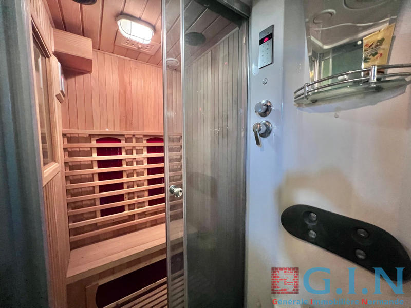 Propriété - 190 m² - 6 pièces