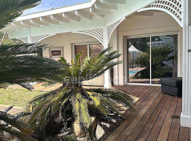 Maison d'architecte - 350 m² - 11 pièces