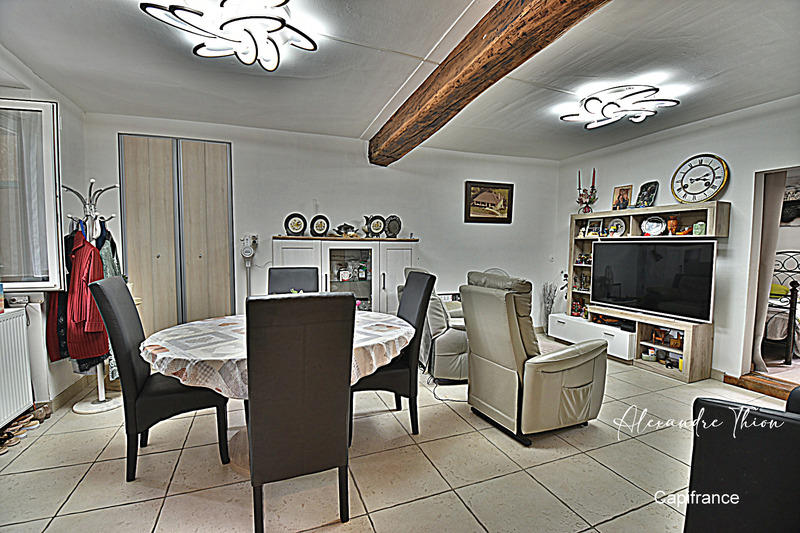 Maison - 330 m² - 10 pièces