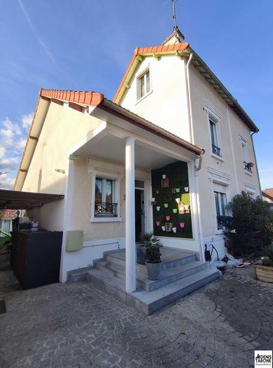 Maison traditionnelle - 102 m² - 6 pièces