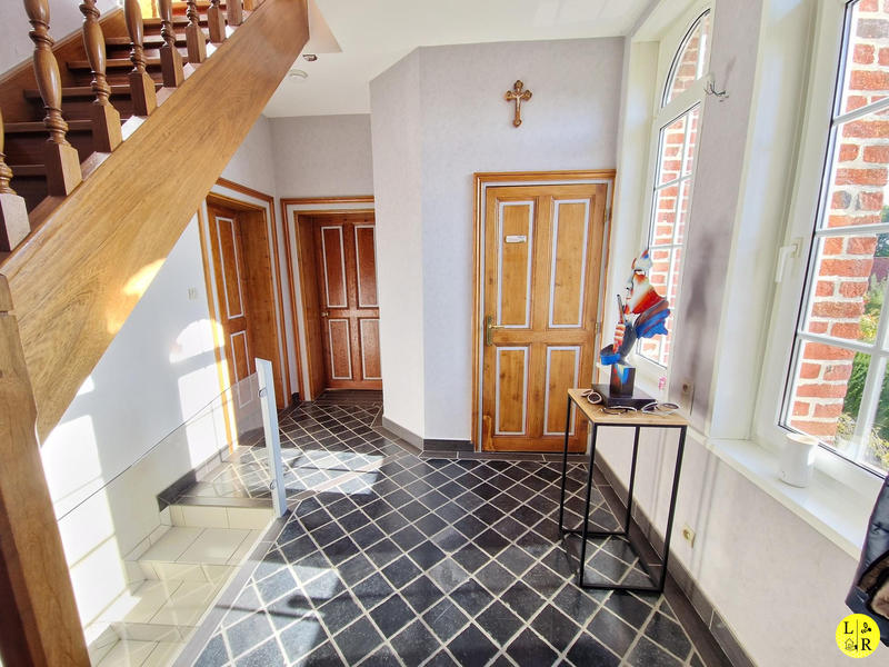 Maison - 230 m² - 7 pièces