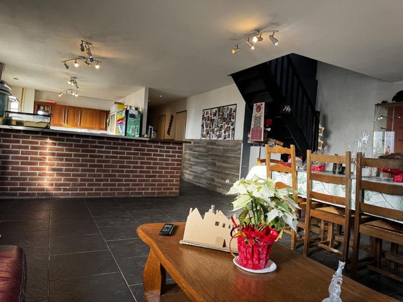 Maison - 163 m² - 8 pièces