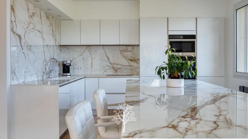 Maison - 278 m² - 7 pièces