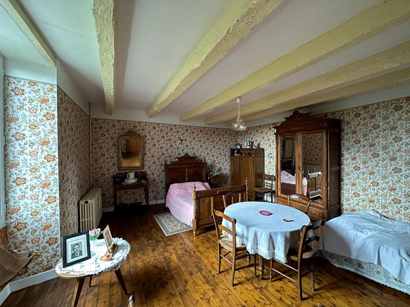 Maison - 266 m² - 8 pièces