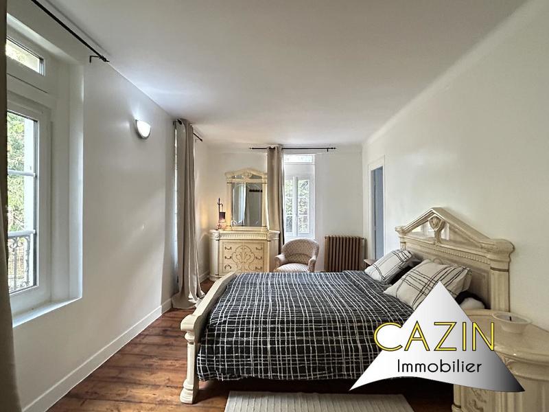 Maison - 201 m² - 8 pièces