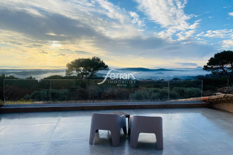 Maison - 262 m² - 6 pièces