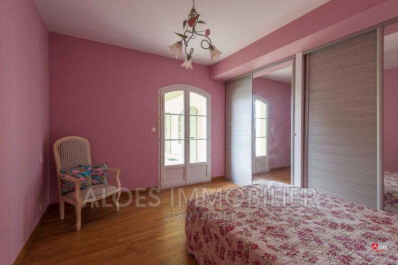 Maison - 184 m² - 5 pièces