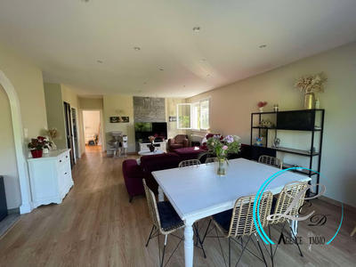Maison - 140 m² - 6 pièces