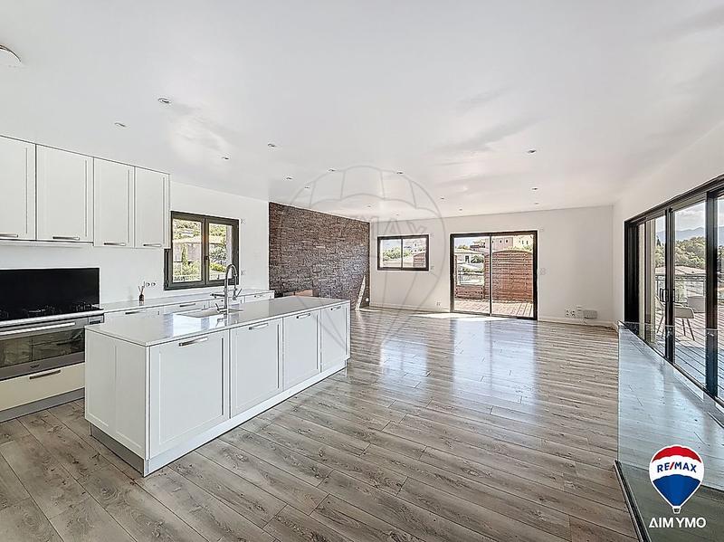 Villa - 196 m² - 6 pièces