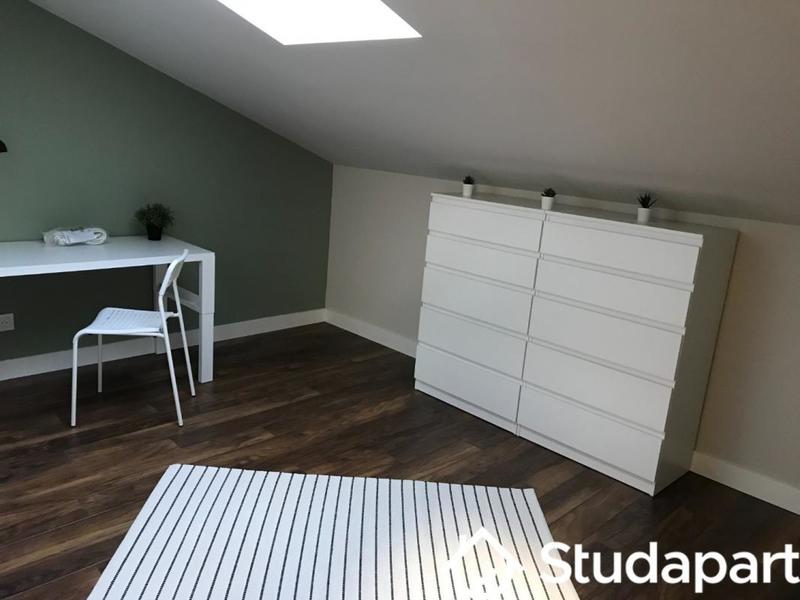 Chambre - 11 m² - 1 pièce