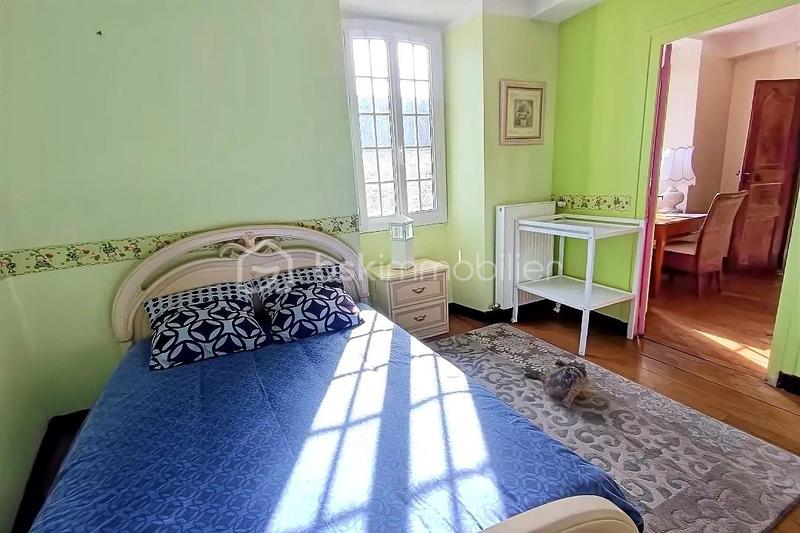 Maison - 180 m² - 6 pièces