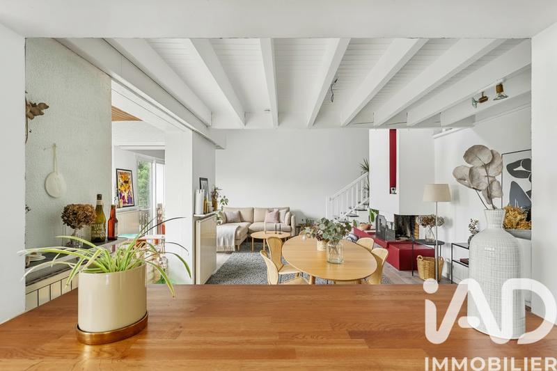 Maison - 208 m² - 6 pièces