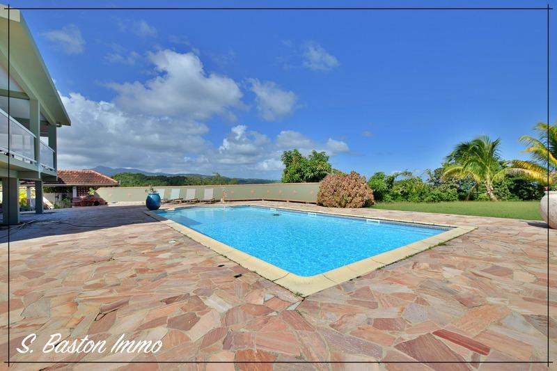 Villa - 322 m² - 7 pièces