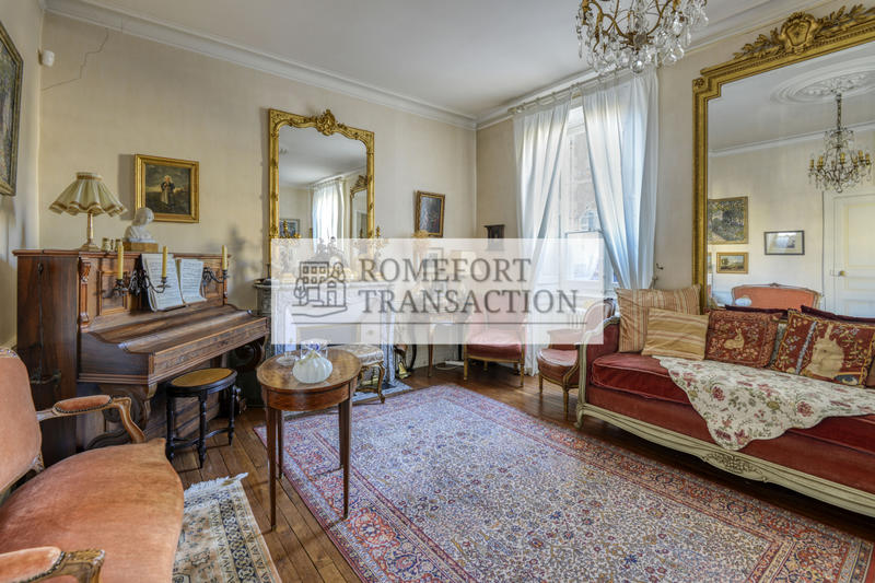 Maison - 214 m² - 10 pièces