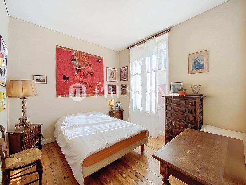 Appartement - 143 m² - 5 pièces