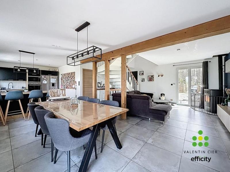 Maison - 110 m² - 5 pièces