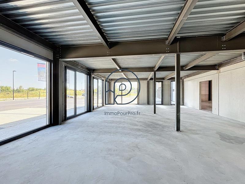 Local d'activités - 683 m²