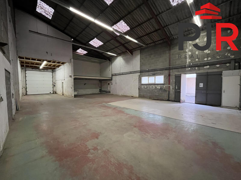 Local d'activités - 250 m²