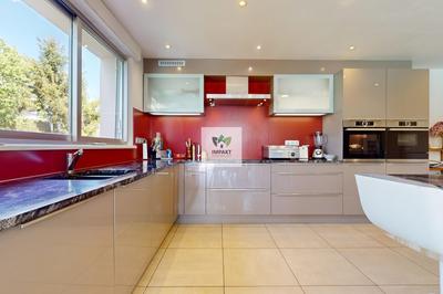 Villa - 231 m² - 8 pièces