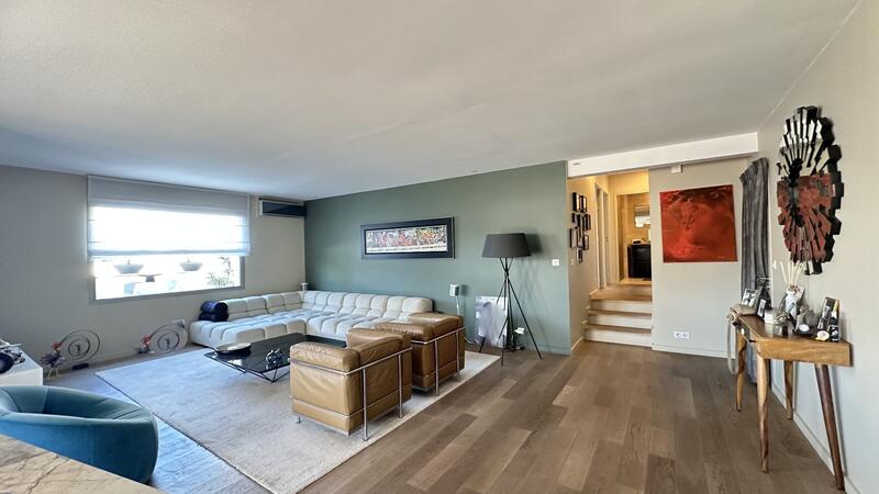 Appartement sur toit - 100 m² - 3 pièces