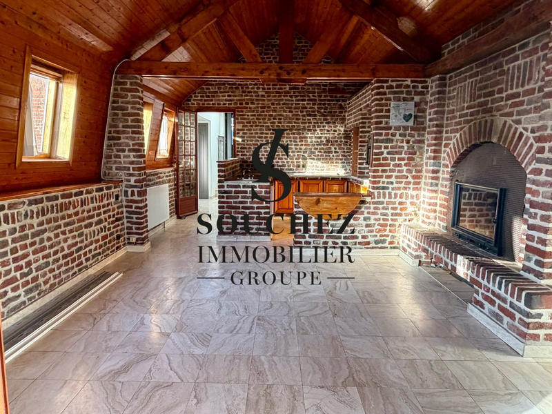 Maison - 250 m² - 8 pièces