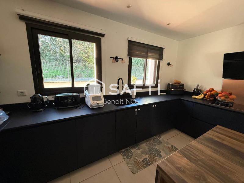 Maison - 180 m² - 6 pièces