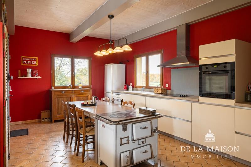 Maison - 215 m² - 6 pièces