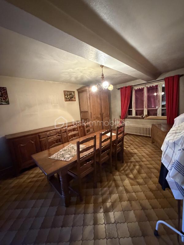 Propriété - 192 m² - 8 pièces