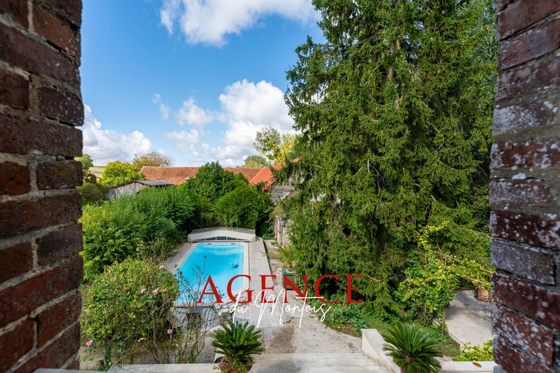 Propriété - 230 m² - 6 pièces